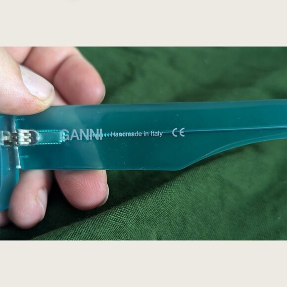 GANNI - Blue transparent rectangle sunglasses - Picture 5 of 6